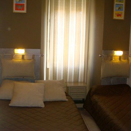 Hotel De L'Ariana Marsiglia Esterno foto