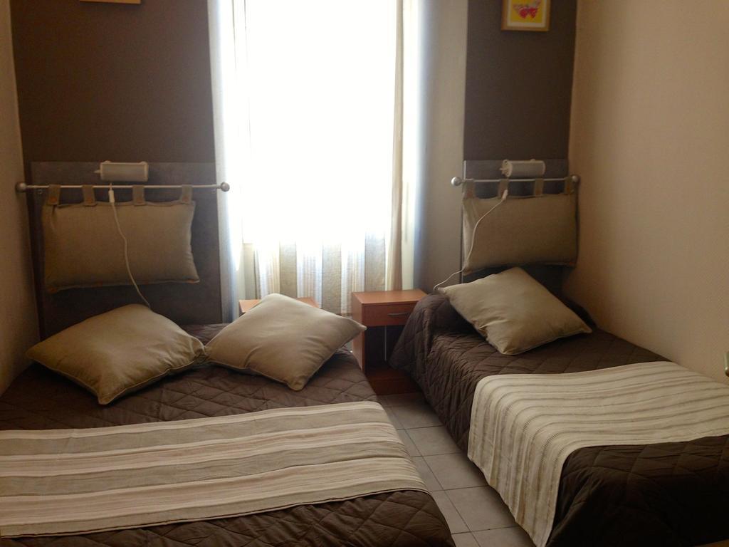 Hotel De L'Ariana Marsiglia Camera foto