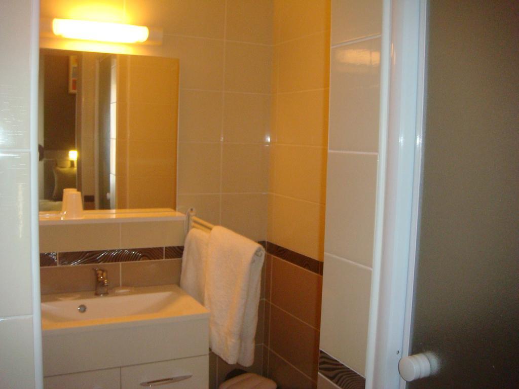 Hotel De L'Ariana Marsiglia Camera foto